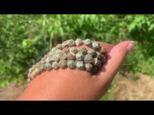 Charger et lire la vidéo dans la visionneuse de la Galerie, Perles en rhyolite, forme diamant 8mm