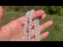 Charger et lire la vidéo dans la visionneuse de la Galerie, Perles en labradorite blanche entre 4 et 10mm LBC