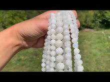 Charger et lire la vidéo dans la visionneuse de la Galerie, Perles en labradorite blanche entre 4 et 10mm LBT