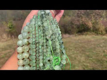 Charger et lire la vidéo dans la visionneuse de la Galerie, Perles en prehnite entre 6 et 12mm