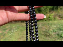 Charger et lire la vidéo dans la visionneuse de la Galerie, Perles en hématite avec un aspect mate et polie entre 6 et 12mm