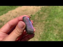 Charger et lire la vidéo dans la visionneuse de la Galerie, Labradorite, pierre roulée