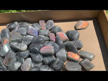 Charger et lire la vidéo dans la visionneuse de la Galerie, Labradorite, pierre roulée