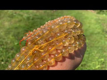 Charger et lire la vidéo dans la visionneuse de la Galerie, Perles en quartz à inclusions de rutile entre 6 et 12mm QRD