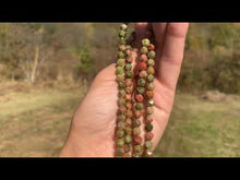 Charger et lire la vidéo dans la visionneuse de la Galerie, Perles en unakite, forme diamant entre 6 et 10mm