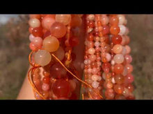 Charger et lire la vidéo dans la visionneuse de la Galerie, Perles en agate du Botswana entre 4 et 12mm