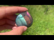 Charger et lire la vidéo dans la visionneuse de la Galerie, VENDU Coeur labradorite 23
