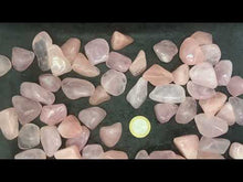 Charger et lire la vidéo dans la visionneuse de la Galerie, Quartz rose, pierre roulée