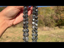 Charger et lire la vidéo dans la visionneuse de la Galerie, Perles en larvikite, forme diamant entre 6 et 10mm