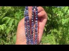 Charger et lire la vidéo dans la visionneuse de la Galerie, Perles en sodalite, forme diamant entre 6 et 12mm