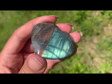 Charger et lire la vidéo dans la visionneuse de la Galerie, VENDU Coeur labradorite 28