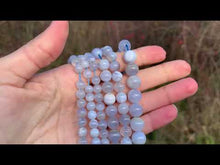 Charger et lire la vidéo dans la visionneuse de la Galerie, Perles en agate blue lace entre 6 et 10mm ABLU
