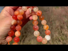 Charger et lire la vidéo dans la visionneuse de la Galerie, Perles en agate du Botswana entre 4 et 12mm