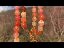 Charger et lire la vidéo dans la visionneuse de la Galerie, Perles en agate du Botswana entre 4 et 12mm