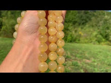 Charger et lire la vidéo dans la visionneuse de la Galerie, Perles en quartz à inclusions de rutile entre 4 et 12mm QRU