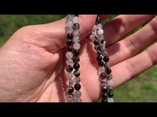 Charger et lire la vidéo dans la visionneuse de la Galerie, Perles en quartz avec inclusions de tourmaline entre 4 et 12mm, QTU