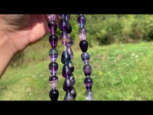 Charger et lire la vidéo dans la visionneuse de la Galerie, Perles en fluorite / fluorine, forme goutte