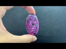 Charger et lire la vidéo dans la visionneuse de la Galerie, VENDU Rubis Zoïsite (Anyolite) 18