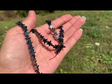 Charger et lire la vidéo dans la visionneuse de la Galerie, Perles en hématite forme étoile entre 4 et 10mm