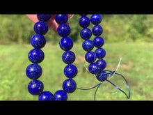 Charger et lire la vidéo dans la visionneuse de la Galerie, Perles en lapis-lazuli entre 6 et 10mm LQ