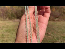 Charger et lire la vidéo dans la visionneuse de la Galerie, Perles en prehnite facettées entre 2 et 10mm