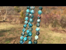 Charger et lire la vidéo dans la visionneuse de la Galerie, Perles en apatite forme diamant entre 6 et 12mm