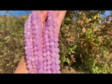 Charger et lire la vidéo dans la visionneuse de la Galerie, Améthyste lavande forme diamant entre 6 et 10mm