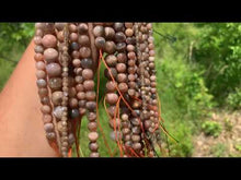 Charger et lire la vidéo dans la visionneuse de la Galerie, Perles en microcline entre 4 et 10mm