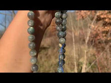 Charger et lire la vidéo dans la visionneuse de la Galerie, Perles en labradorite entre 4 et 12mm LT