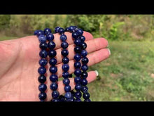 Charger et lire la vidéo dans la visionneuse de la Galerie, Perles en sodalite entre 6 et 8mm SQ