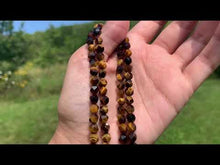 Charger et lire la vidéo dans la visionneuse de la Galerie, Perles en oeil de tigre, forme diamant entre 6 et 12mm