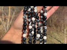 Charger et lire la vidéo dans la visionneuse de la Galerie, Perles en jaspe zebré noir entre 4 et 12mm