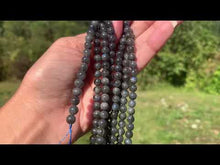 Charger et lire la vidéo dans la visionneuse de la Galerie, Perles en labradorite entre 6 et 10mm LQ