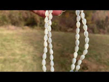 Charger et lire la vidéo dans la visionneuse de la Galerie, Perles en nacre blanche forme goutte