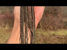 Charger et lire la vidéo dans la visionneuse de la Galerie, Perles en pyrite facettées entre 2,5 et 4mm