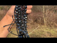 Charger et lire la vidéo dans la visionneuse de la Galerie, Perles en hématite, forme diamant entre 3 et 10mm
