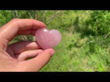 Charger et lire la vidéo dans la visionneuse de la Galerie, Coeurs en quartz rose