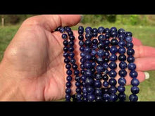 Charger et lire la vidéo dans la visionneuse de la Galerie, Perles en sodalite entre 6 et 8mm SQ