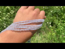 Charger et lire la vidéo dans la visionneuse de la Galerie, Perles en calcédoine bleue CD, entre 4 et 10mm