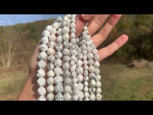 Charger et lire la vidéo dans la visionneuse de la Galerie, Perles en howlite, forme diamant entre 6 et 10mm