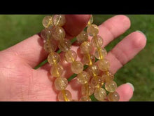 Charger et lire la vidéo dans la visionneuse de la Galerie, Perles à inclusions de rutile entre 6 et 8mm QRT