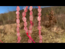 Charger et lire la vidéo dans la visionneuse de la Galerie, Perles en quartz rose, forme petit galet