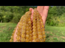 Charger et lire la vidéo dans la visionneuse de la Galerie, Perles en quartz à inclusions de rutile entre 4 et 12mm QRU
