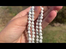 Charger et lire la vidéo dans la visionneuse de la Galerie, Perles en howlite, forme diamant entre 6 et 10mm