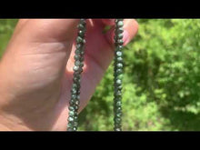 Charger et lire la vidéo dans la visionneuse de la Galerie, Perles en séraphinite, rond facetté 3mm