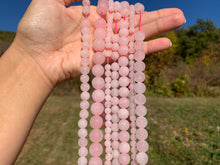 Charger l'image dans la galerie, Perles en quartz rose mate entre 4 et 12mm