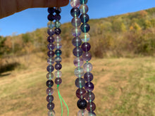 Charger l'image dans la galerie, Perles en fluorite / fluorine entre 8 et 10mm
