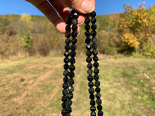 Charger l'image dans la galerie, Perles en obsidienne oeil céleste (arc-en-ciel), forme diamant entre 6 et 12mm