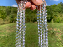 Charger l'image dans la galerie, Perles en cristal de roche quasiment sans inclusions entre 2 et 20mm