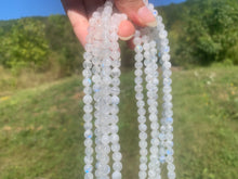 Charger l'image dans la galerie, Perles en labradorite blanche entre 4 et 10mm LBC